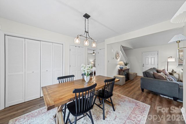 5019 Rolling Oak Lane, Charlotte, NC 28227