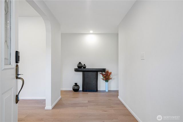 14260 110th Avenue NE, Kirkland, WA 98034