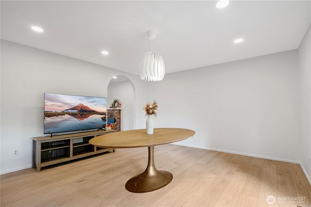 14260 110th Avenue NE, Kirkland, WA 98034