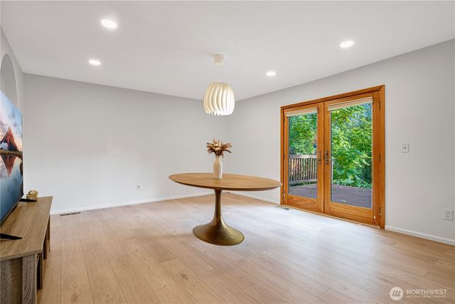 14260 110th Avenue NE, Kirkland, WA 98034