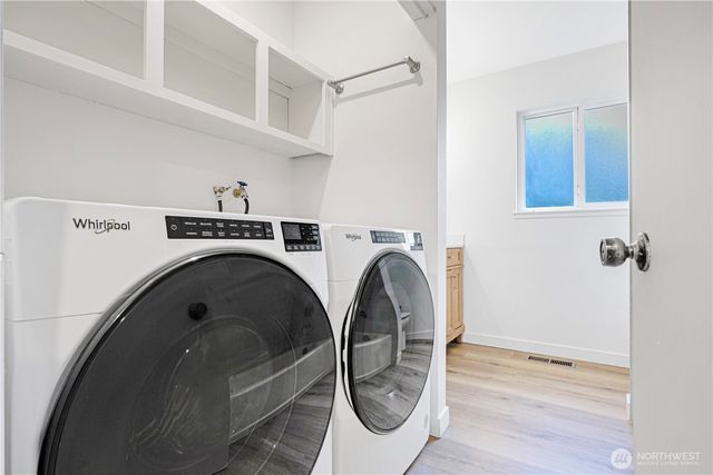 14260 110th Avenue NE, Kirkland, WA 98034