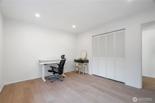 14260 110th Avenue NE, Kirkland, WA 98034