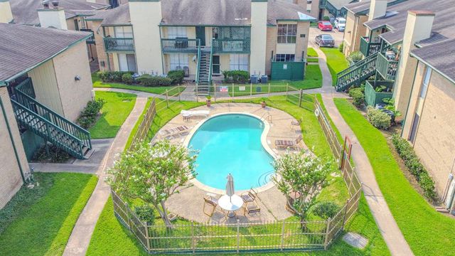 1516 Bay Area Boulevard Q1, Houston, TX 77058