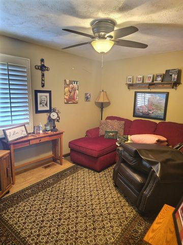 216 N Shefford St, Wichita, KS 67212