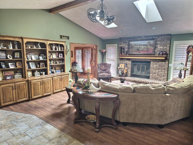 216 N Shefford St, Wichita, KS 67212