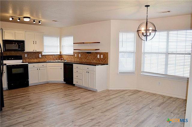 2105 Merle Drive, Copperas Cove, TX 76522