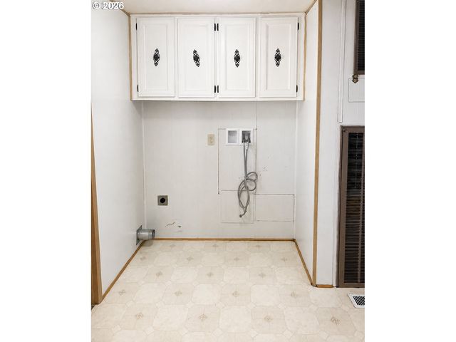 13640 Se HIGHWAY 212 18, Clackamas, OR 97015
