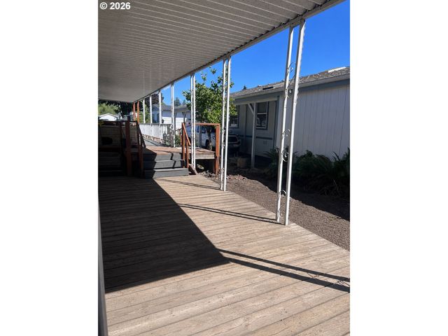13640 Se HIGHWAY 212 18, Clackamas, OR 97015