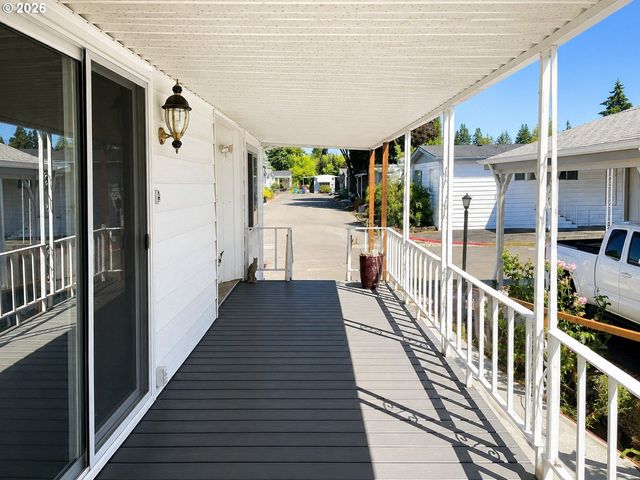 13640 Se HIGHWAY 212 18, Clackamas, OR 97015