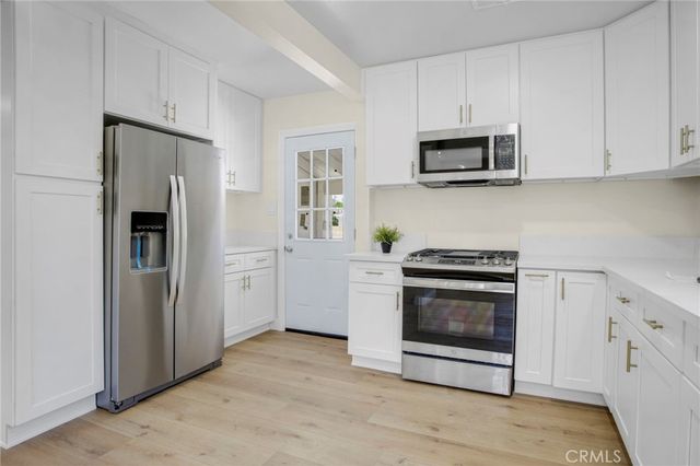 19143 19145 Jovan Street, Tarzana, CA 91335
