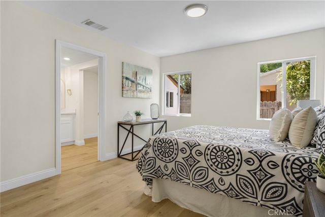 19143 19145 Jovan Street, Tarzana, CA 91335