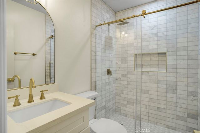 19143 19145 Jovan Street, Tarzana, CA 91335
