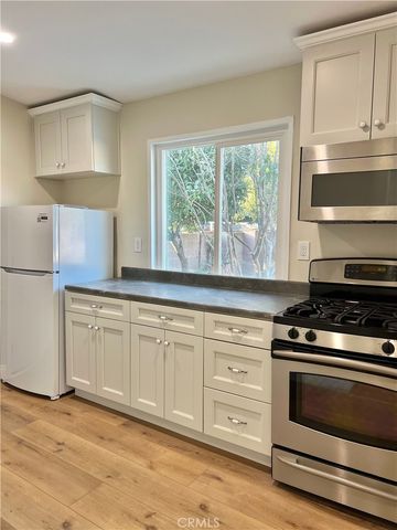 19143 19145 Jovan Street, Tarzana, CA 91335
