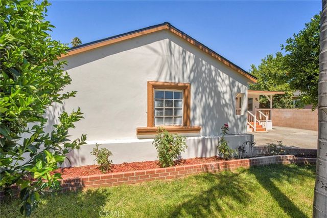 19143 19145 Jovan Street, Tarzana, CA 91335