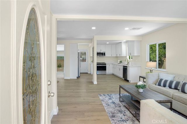19143 19145 Jovan Street, Tarzana, CA 91335
