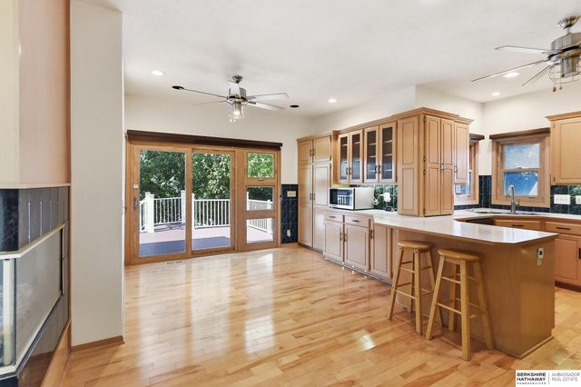 1104 Roland Drive, Papillion, NE 68046