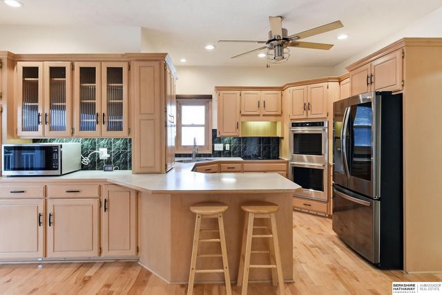 1104 Roland Drive, Papillion, NE 68046