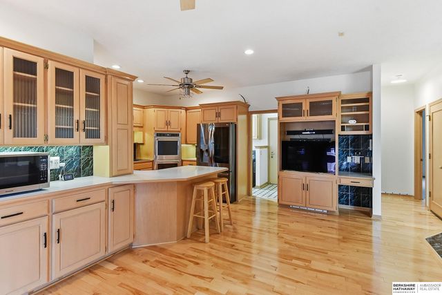 1104 Roland Drive, Papillion, NE 68046