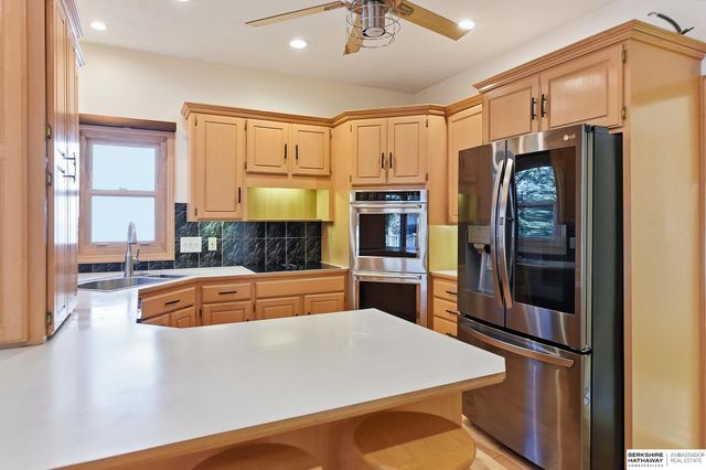 1104 Roland Drive, Papillion, NE 68046