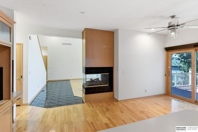 1104 Roland Drive, Papillion, NE 68046