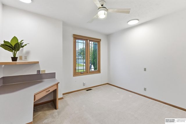 1104 Roland Drive, Papillion, NE 68046