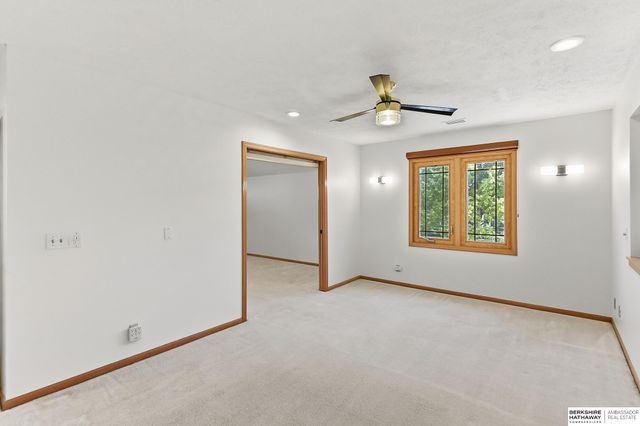 1104 Roland Drive, Papillion, NE 68046