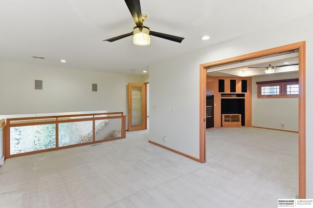 1104 Roland Drive, Papillion, NE 68046