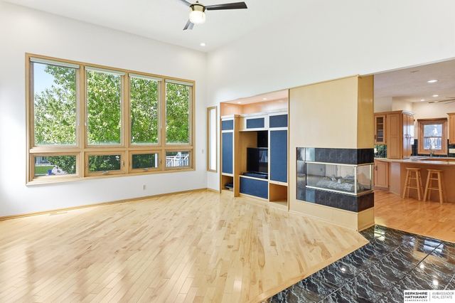 1104 Roland Drive, Papillion, NE 68046