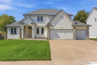 1104 Roland Drive, Papillion, NE 68046
