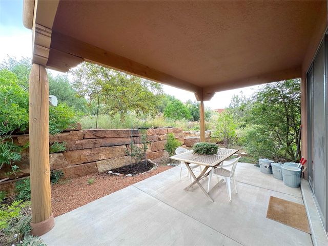 20 Via Bella, Santa Fe, NM 87507
