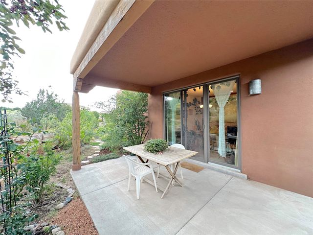 20 Via Bella, Santa Fe, NM 87507