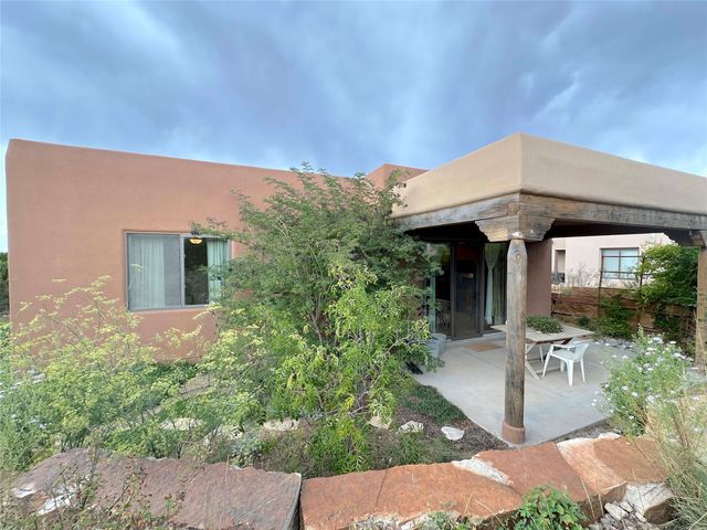 20 Via Bella, Santa Fe, NM 87507
