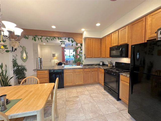 20 Via Bella, Santa Fe, NM 87507