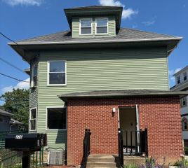 276 Montauk Avenue, New London, CT 06320