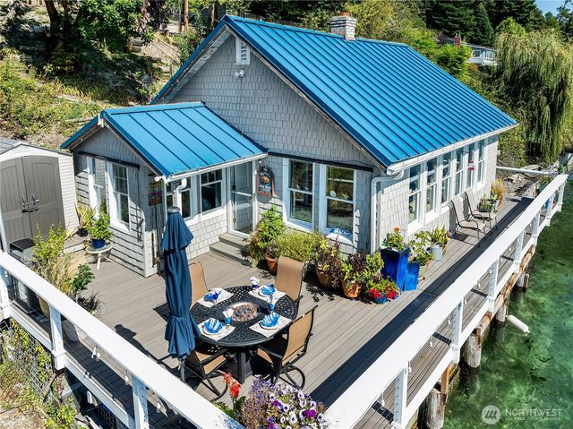 13037 SW Bachelor Road, Vashon, WA 98070