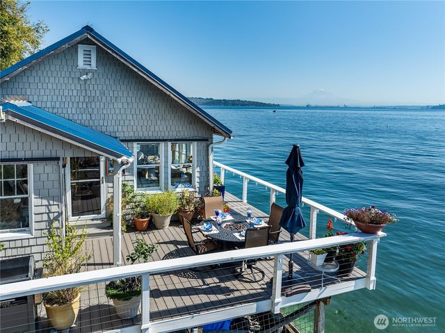 13037 SW Bachelor Road, Vashon, WA 98070