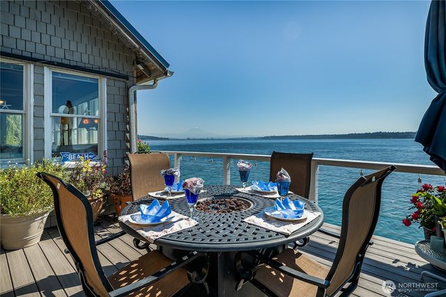 13037 SW Bachelor Road, Vashon, WA 98070