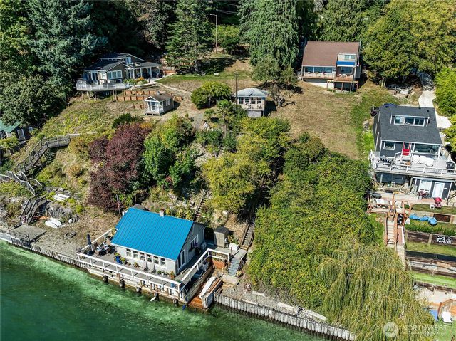 13037 SW Bachelor Road, Vashon, WA 98070