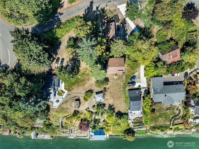 13037 SW Bachelor Road, Vashon, WA 98070