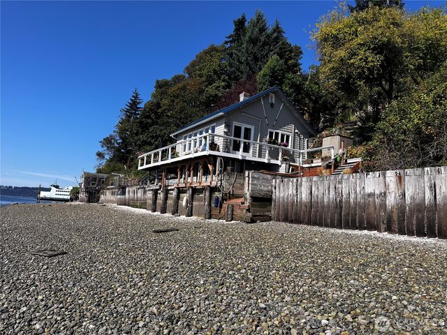 13037 SW Bachelor Road, Vashon, WA 98070