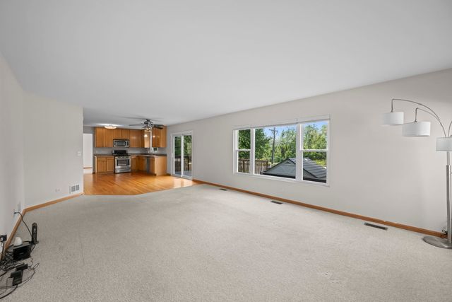 2072 Norwich Drive, Bartlett, IL 60103