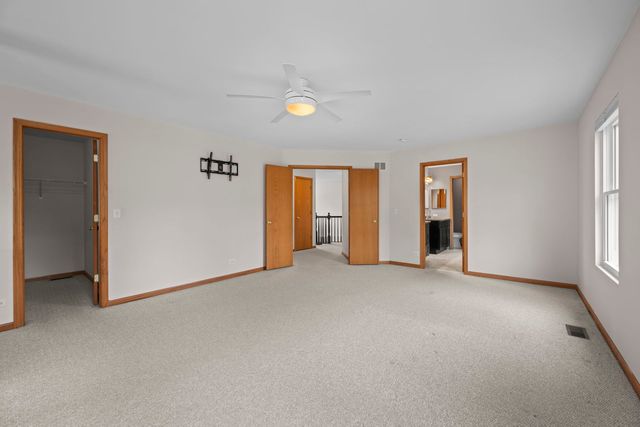 2072 Norwich Drive, Bartlett, IL 60103