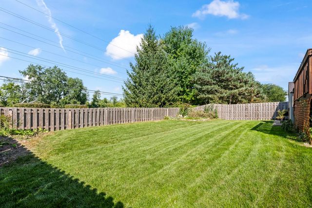 2072 Norwich Drive, Bartlett, IL 60103