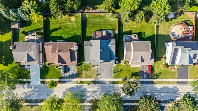 2072 Norwich Drive, Bartlett, IL 60103