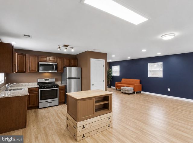 414 CARMODY HILLS DR, Capitol Heights, MD 20743