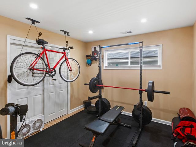 414 CARMODY HILLS DR, Capitol Heights, MD 20743