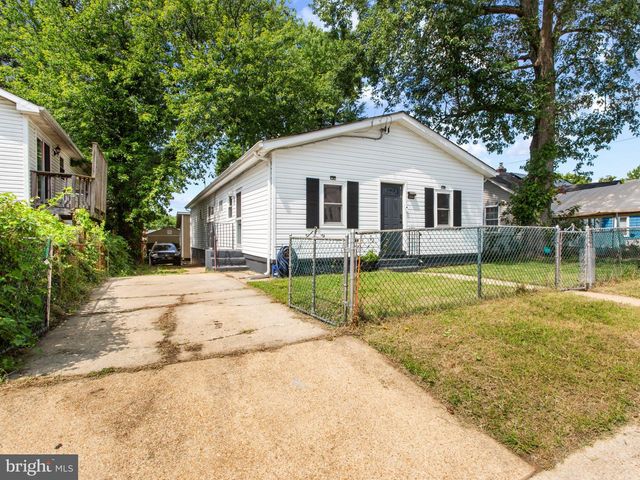 414 CARMODY HILLS DR, Capitol Heights, MD 20743