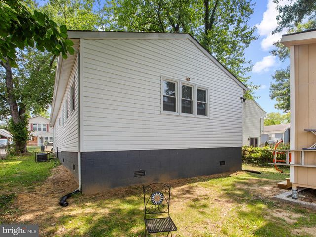 414 CARMODY HILLS DR, Capitol Heights, MD 20743