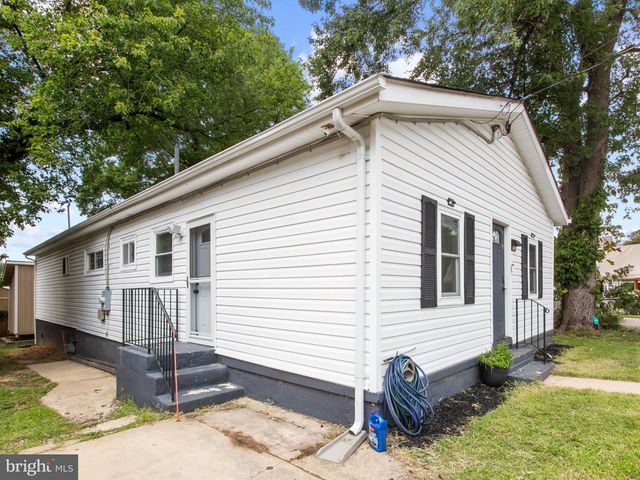 414 CARMODY HILLS DR, Capitol Heights, MD 20743