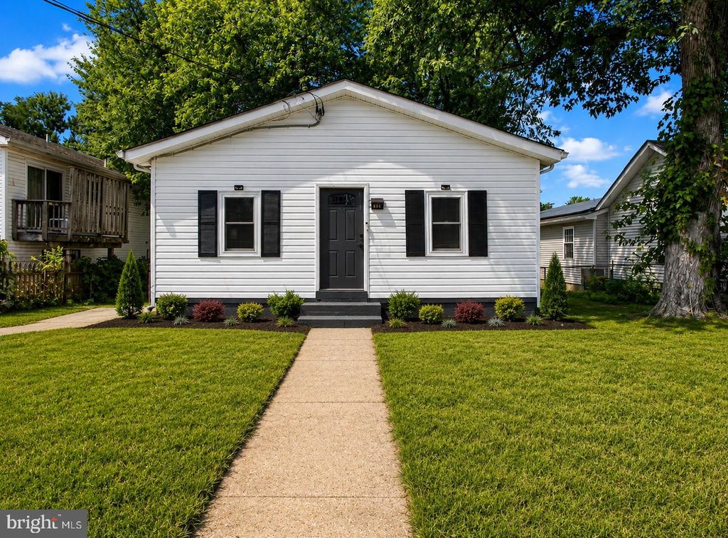 414 CARMODY HILLS DR, Capitol Heights, MD 20743